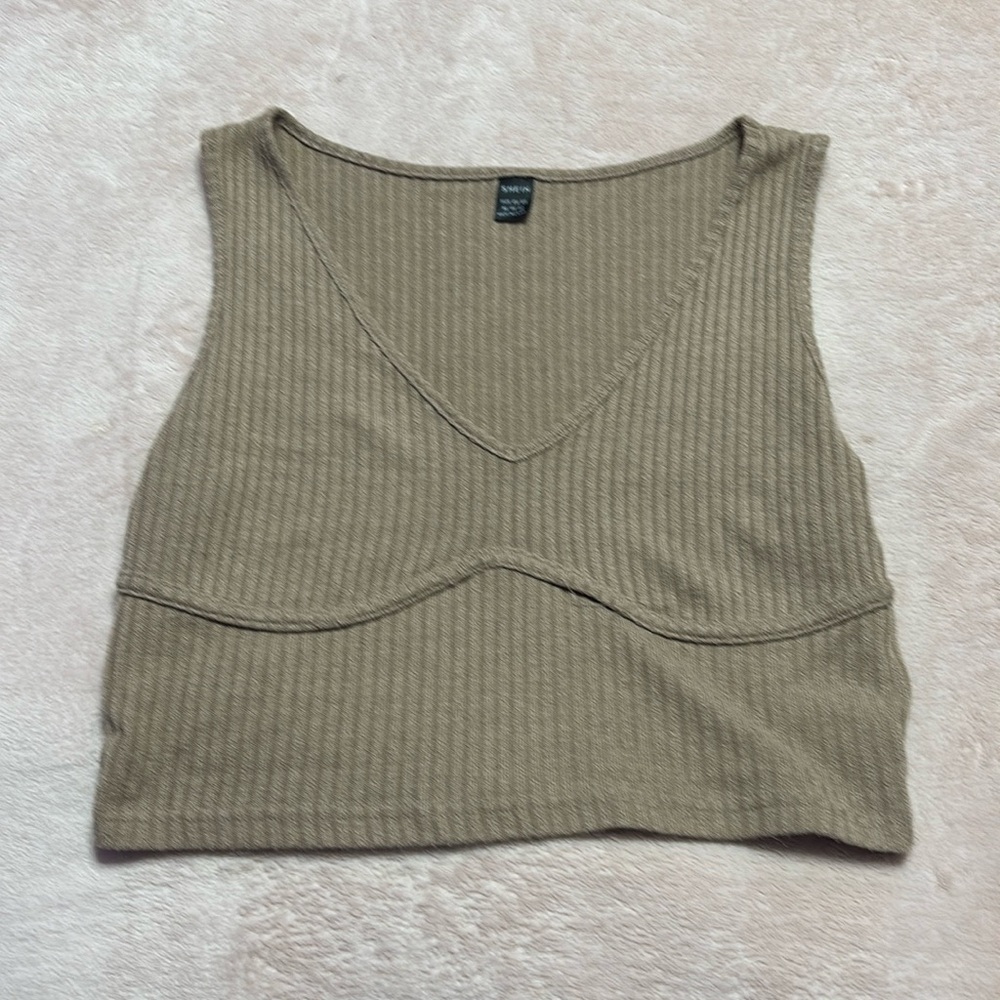 Beige cropped tank